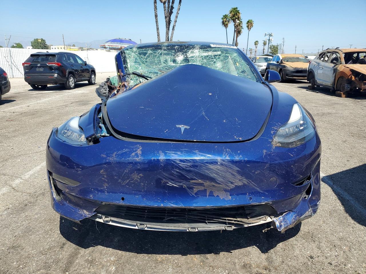 2022 Tesla Model 3 - Фото 5