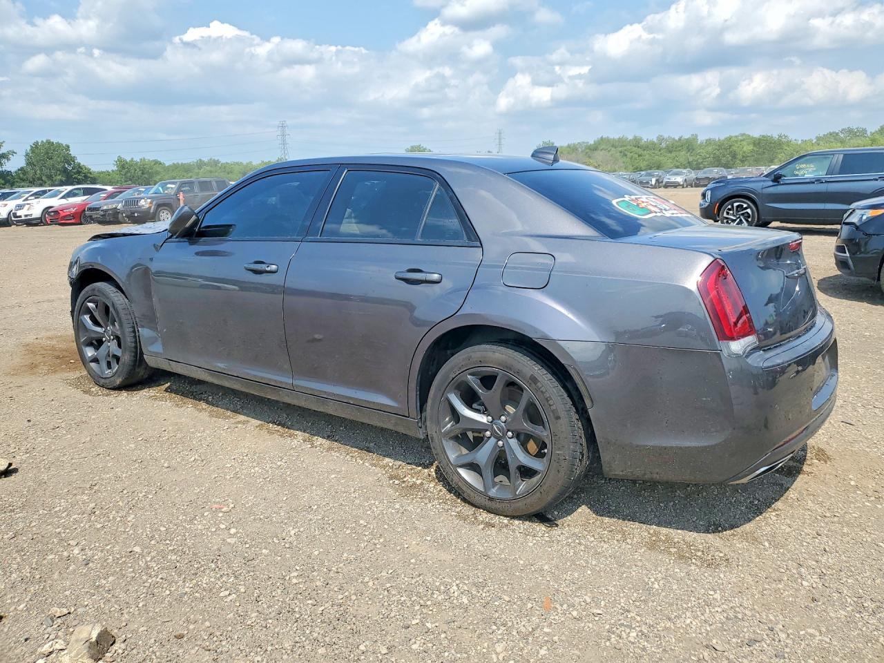 2023 Chrysler 300 S - Фото 2