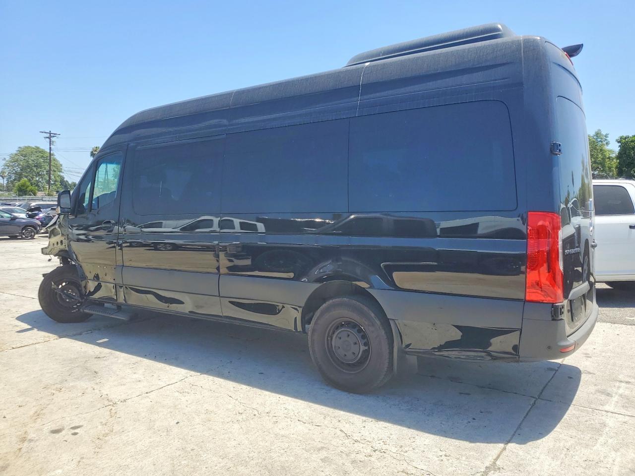2026 Mercedes-Benz Sprinter 2500 - Фото 2