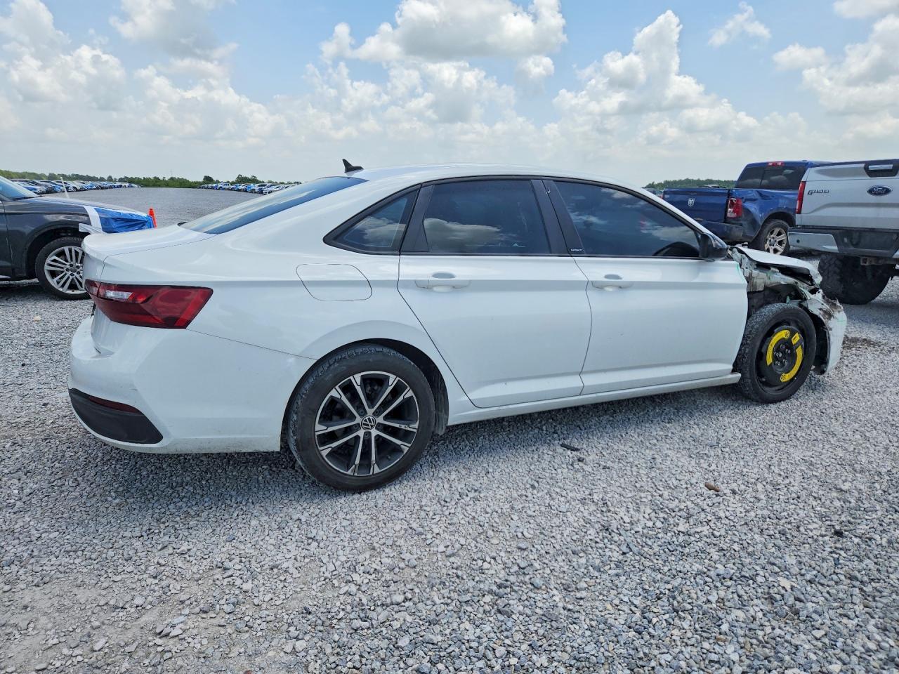 2024 Volkswagen Jetta Sport - Image 3