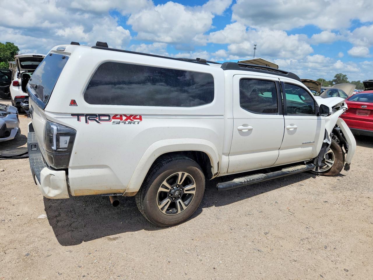 2016 Toyota Tacoma Trd Sport - Image 3