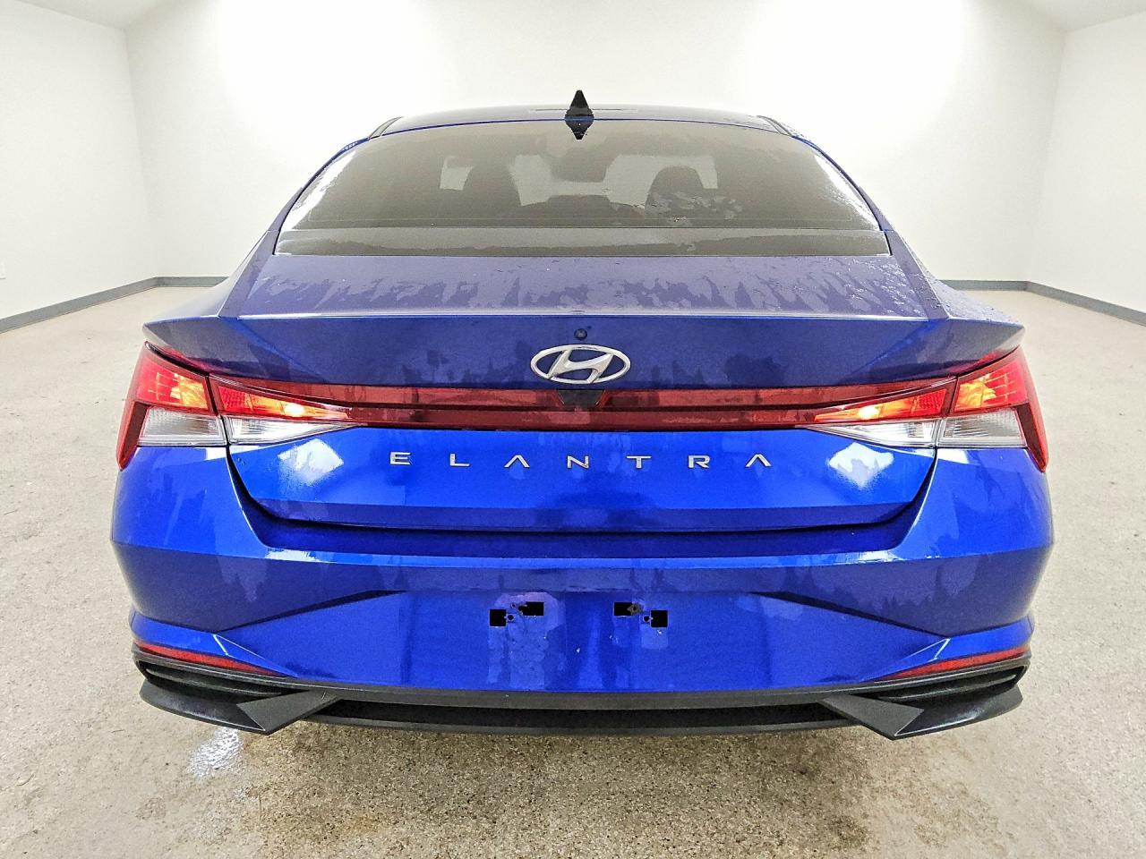 2023 Hyundai Elantra Se - Image 6