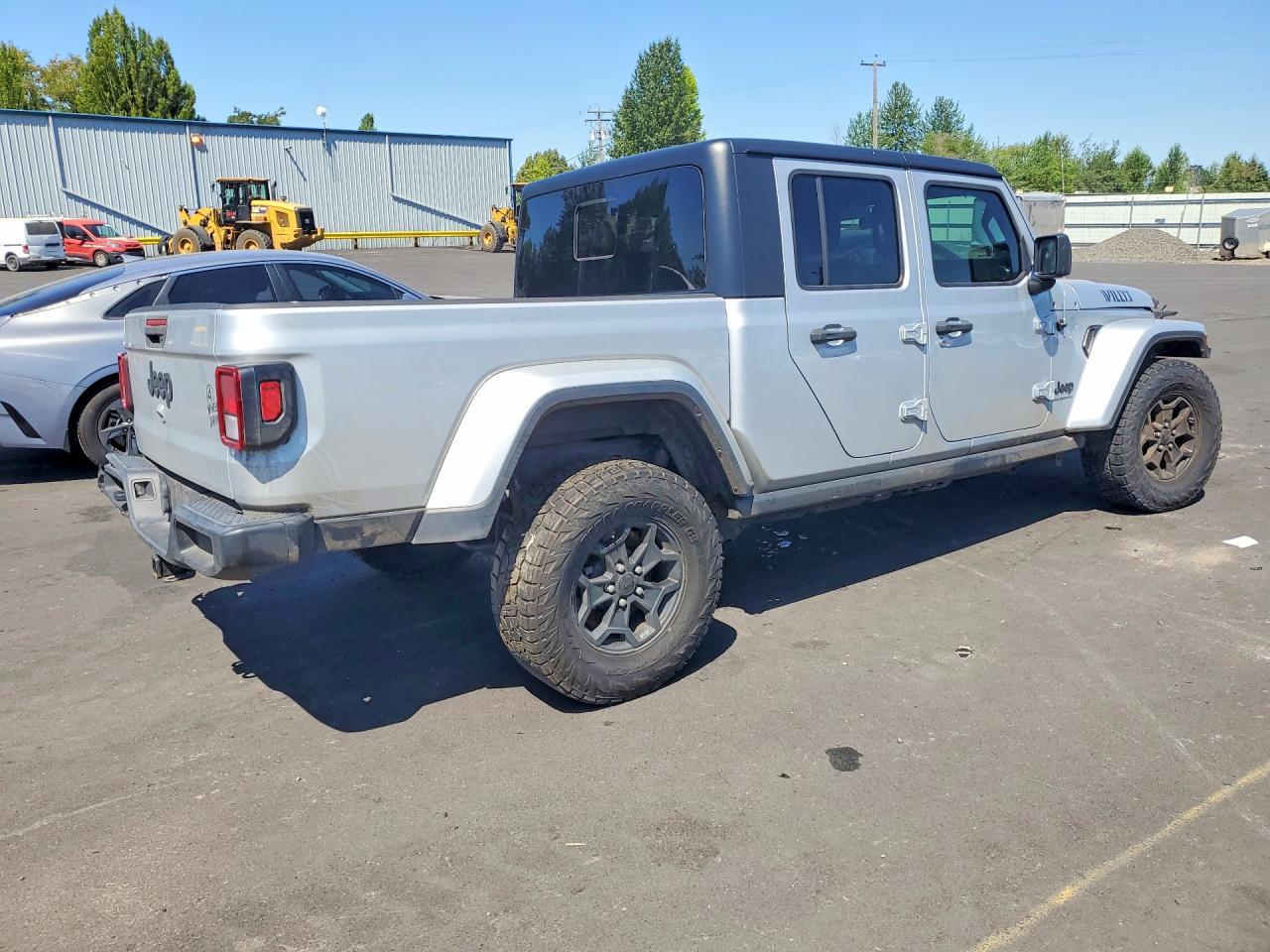 2023 Jeep Gladiator Sport - Image 3