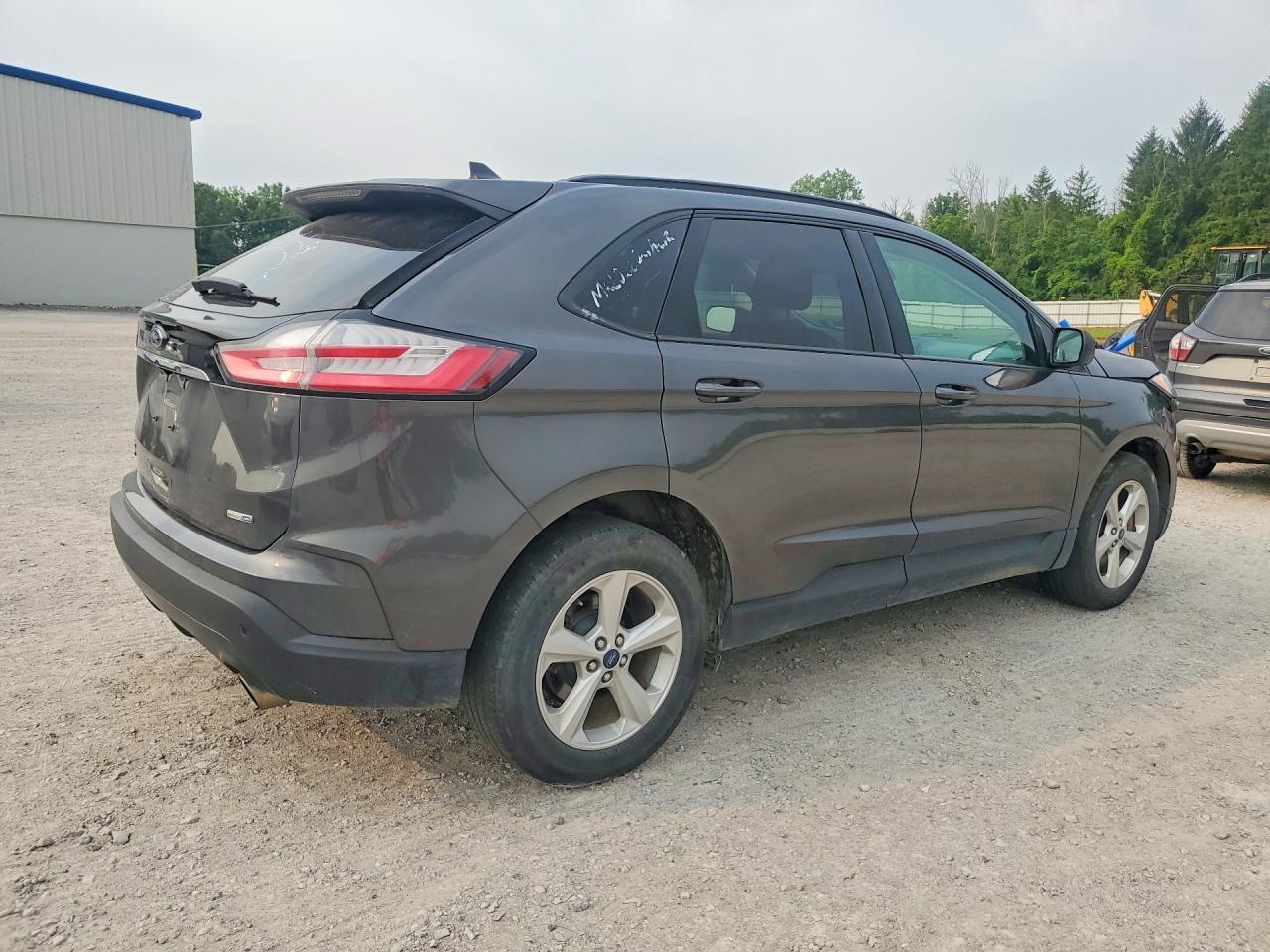 2020 Ford Edge Se - Фото 3