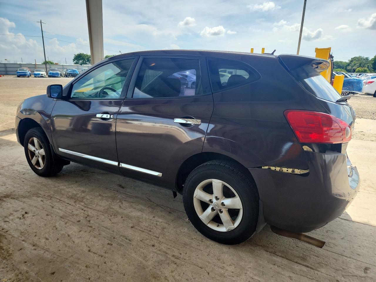 2013 Nissan Rogue S - Image 2