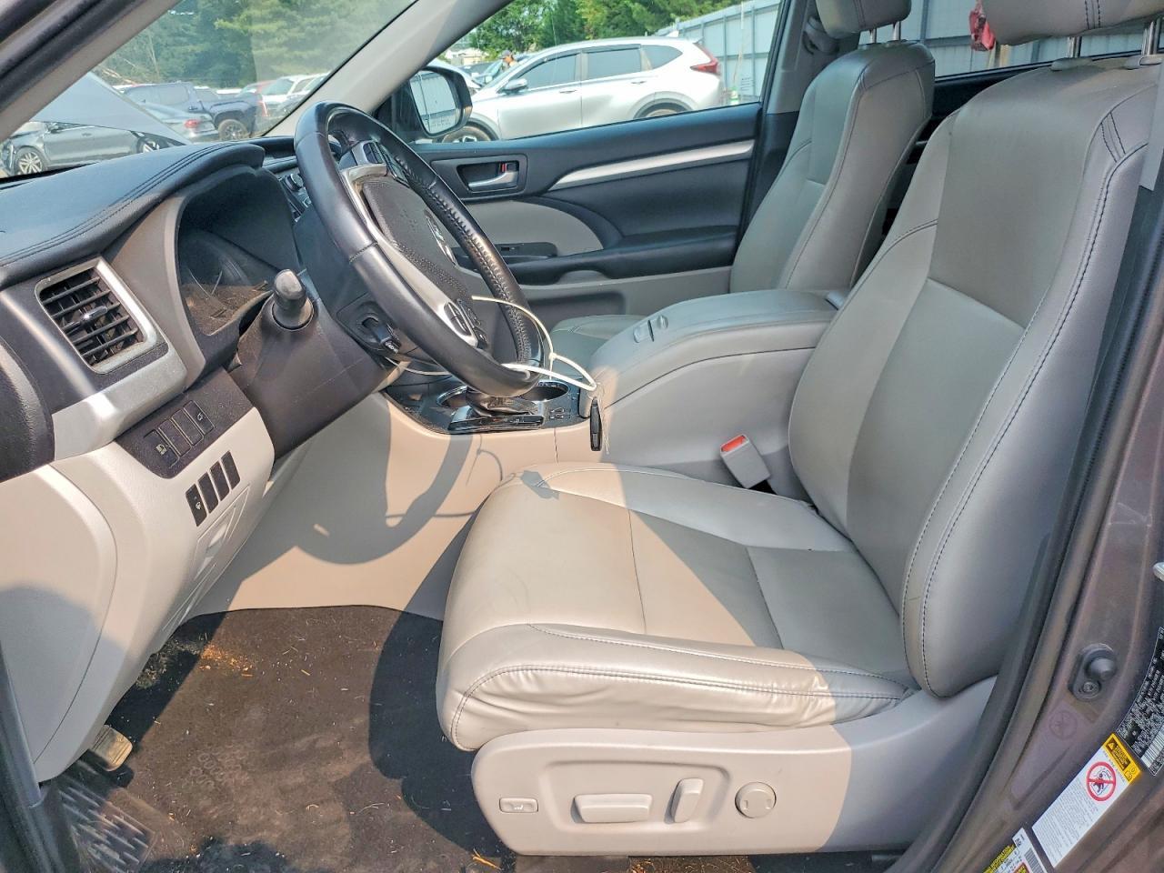 2019 Toyota Highlander Hybrid Xle - Image 7