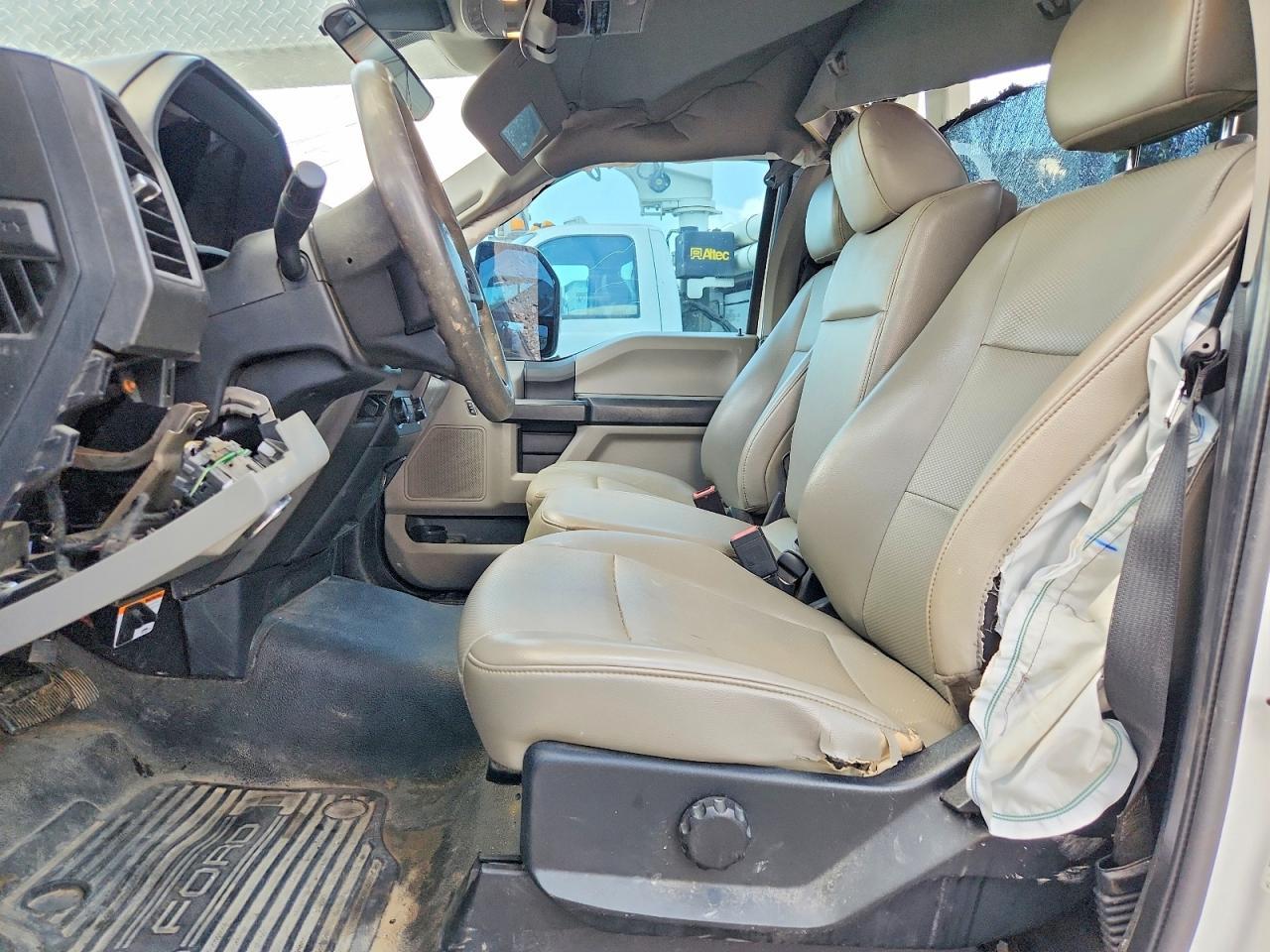 2020 Ford F550 Super Duty Utility / Service Truck - Image 7