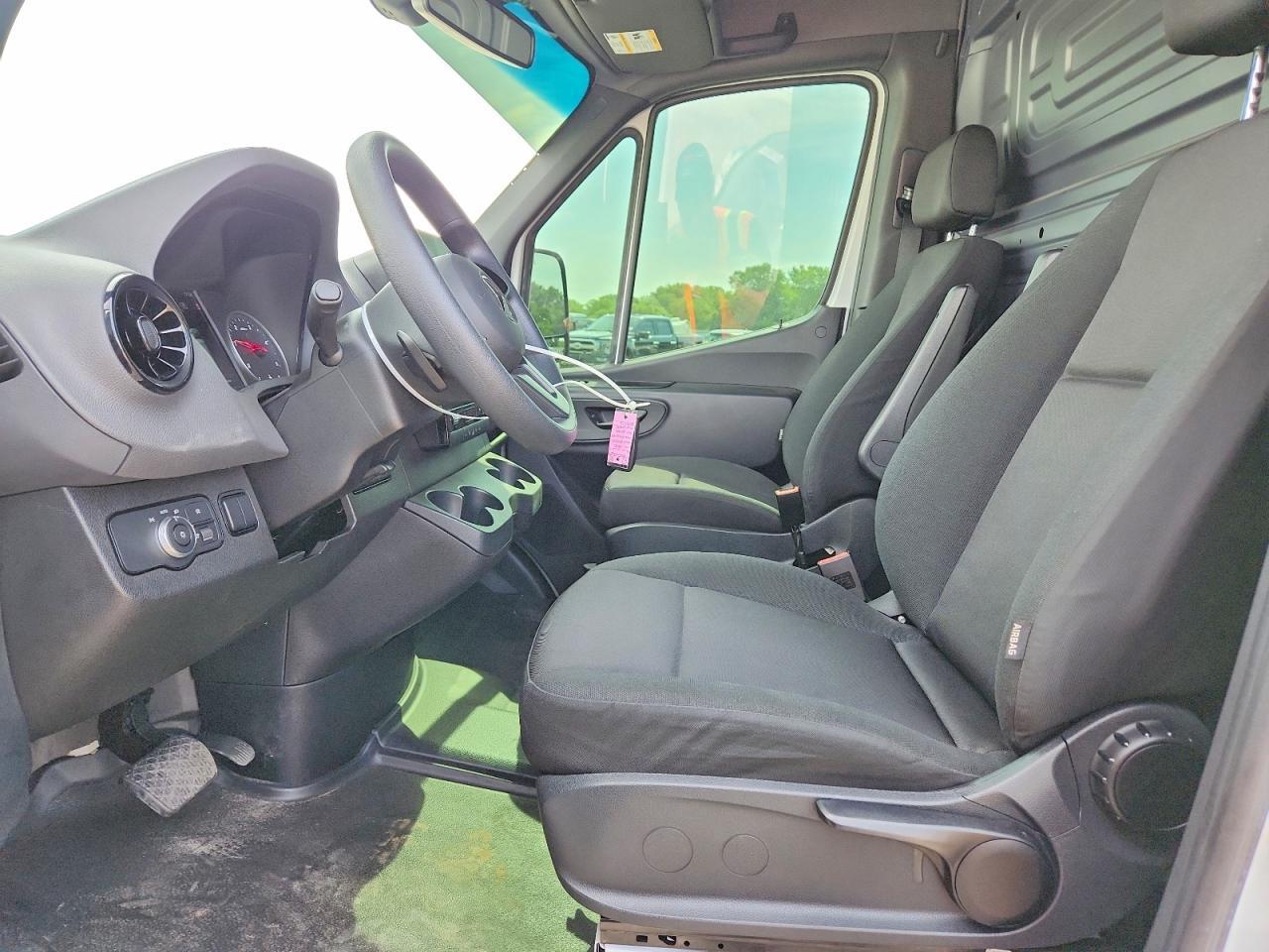 2024 Mercedes-Benz Sprinter 3500 - Фото 7