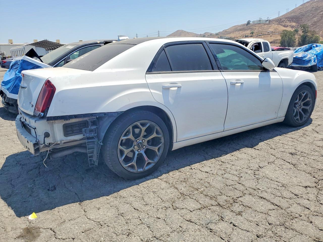 2016 Chrysler 300 S - Image 3