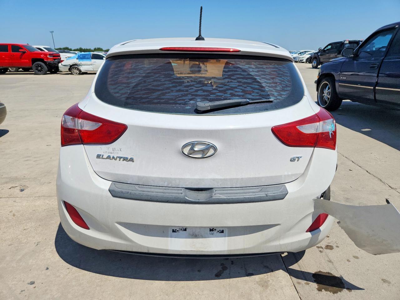 2016 Hyundai Elantra Gt Base - Фото 6