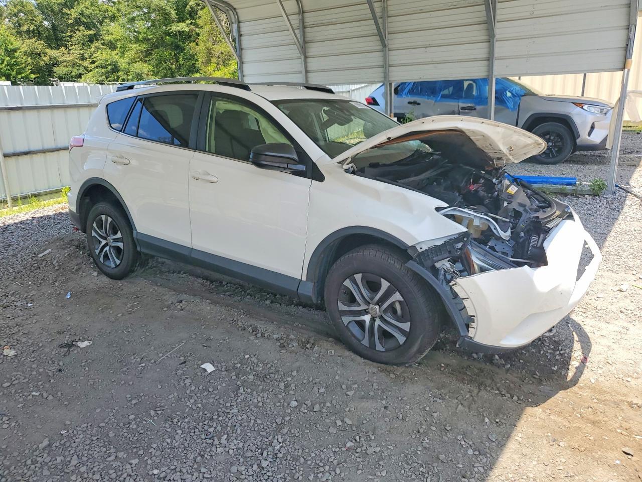 2018 Toyota Rav4 Le - Image 4
