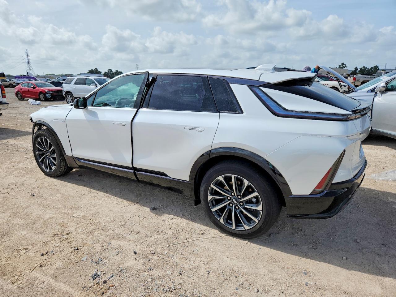 2024 Cadillac Lyriq Sport - Фото 2