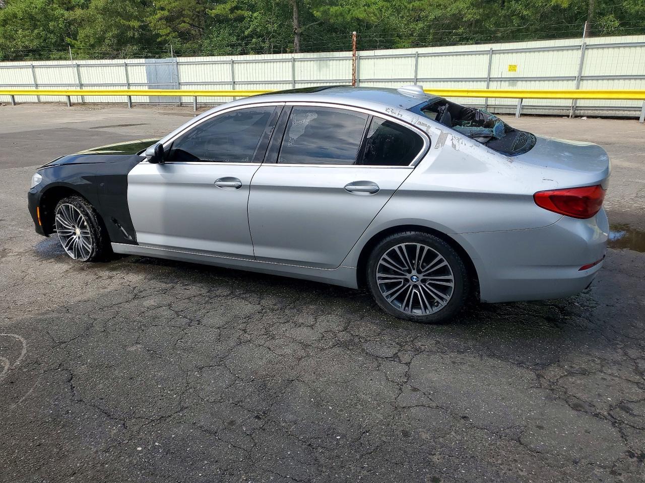 2020 BMW 530 Xi - Фото 2