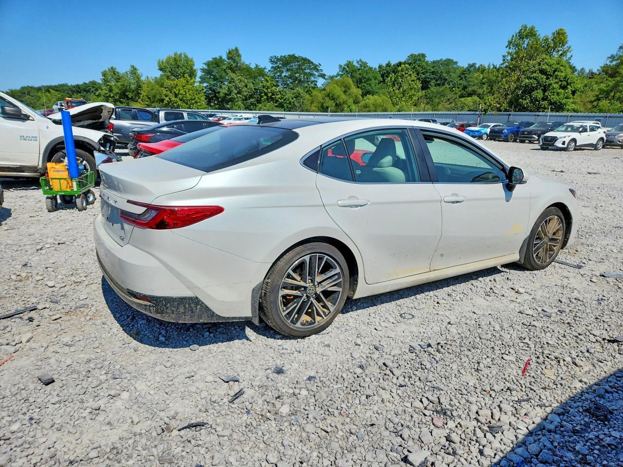 2025 Toyota Camry Xle - Фото 3