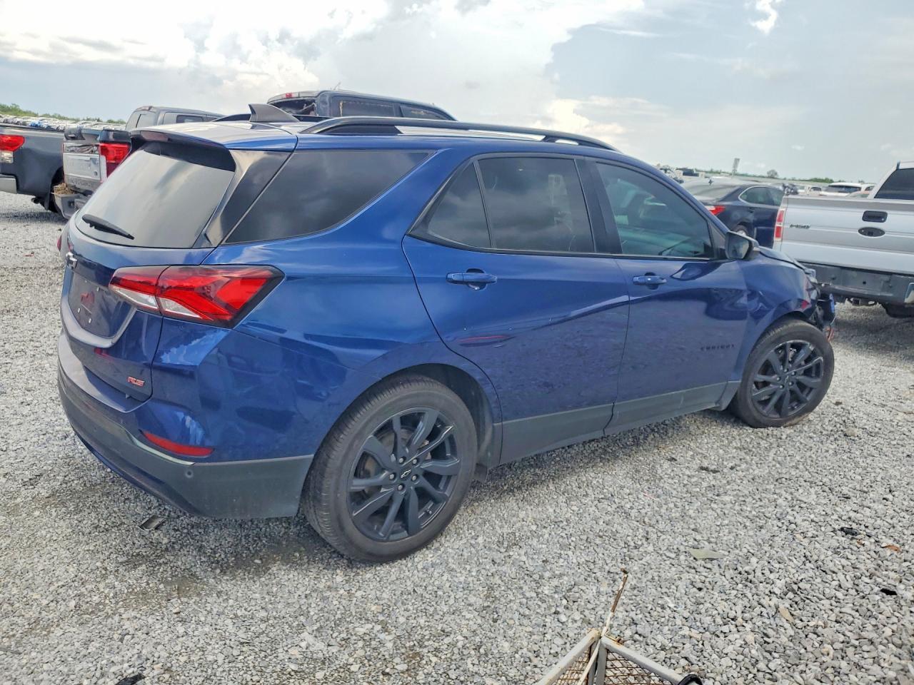 2022 Chevrolet Equinox Rs - Image 3