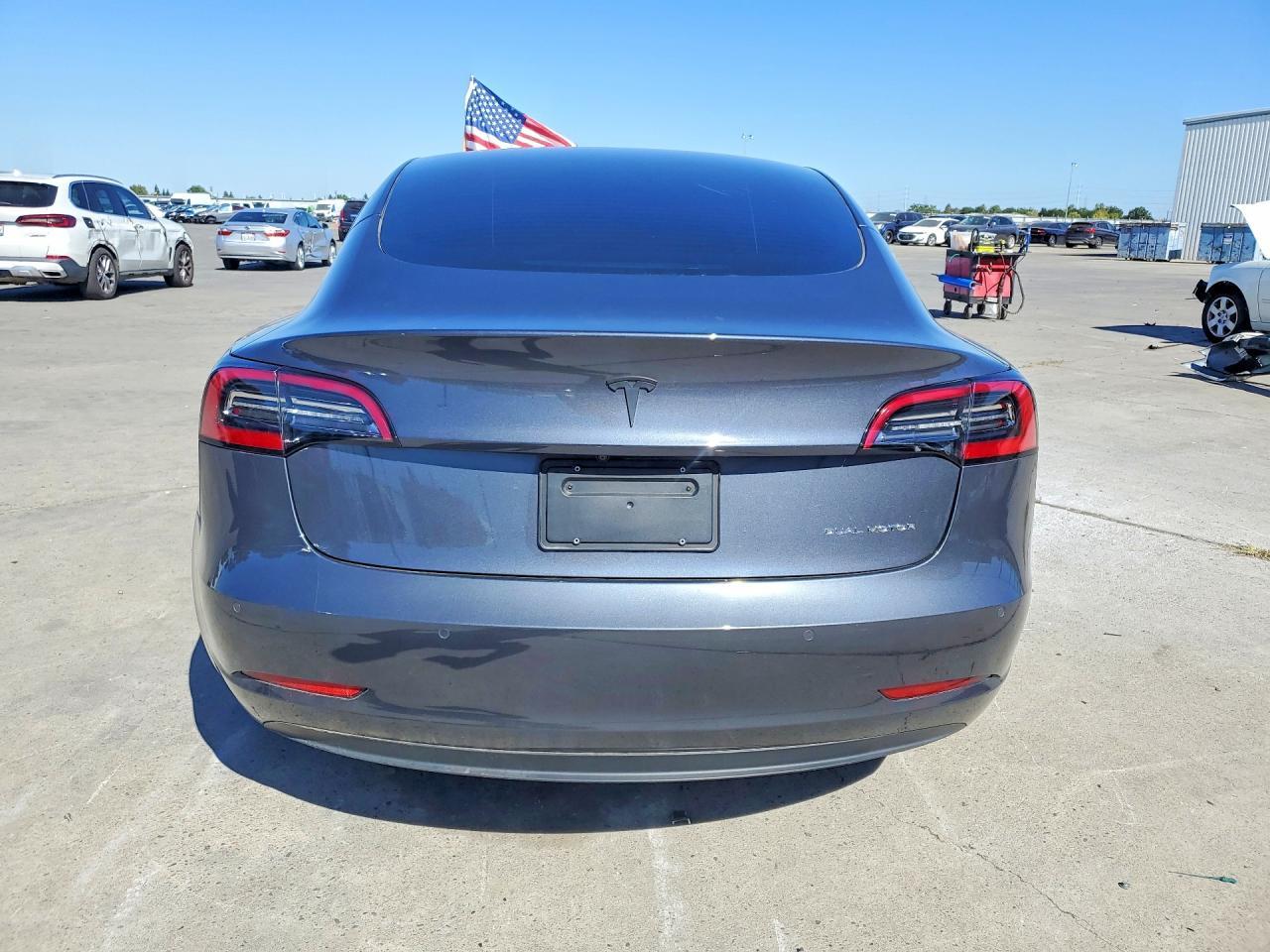 2022 Tesla Model 3 - Image 6