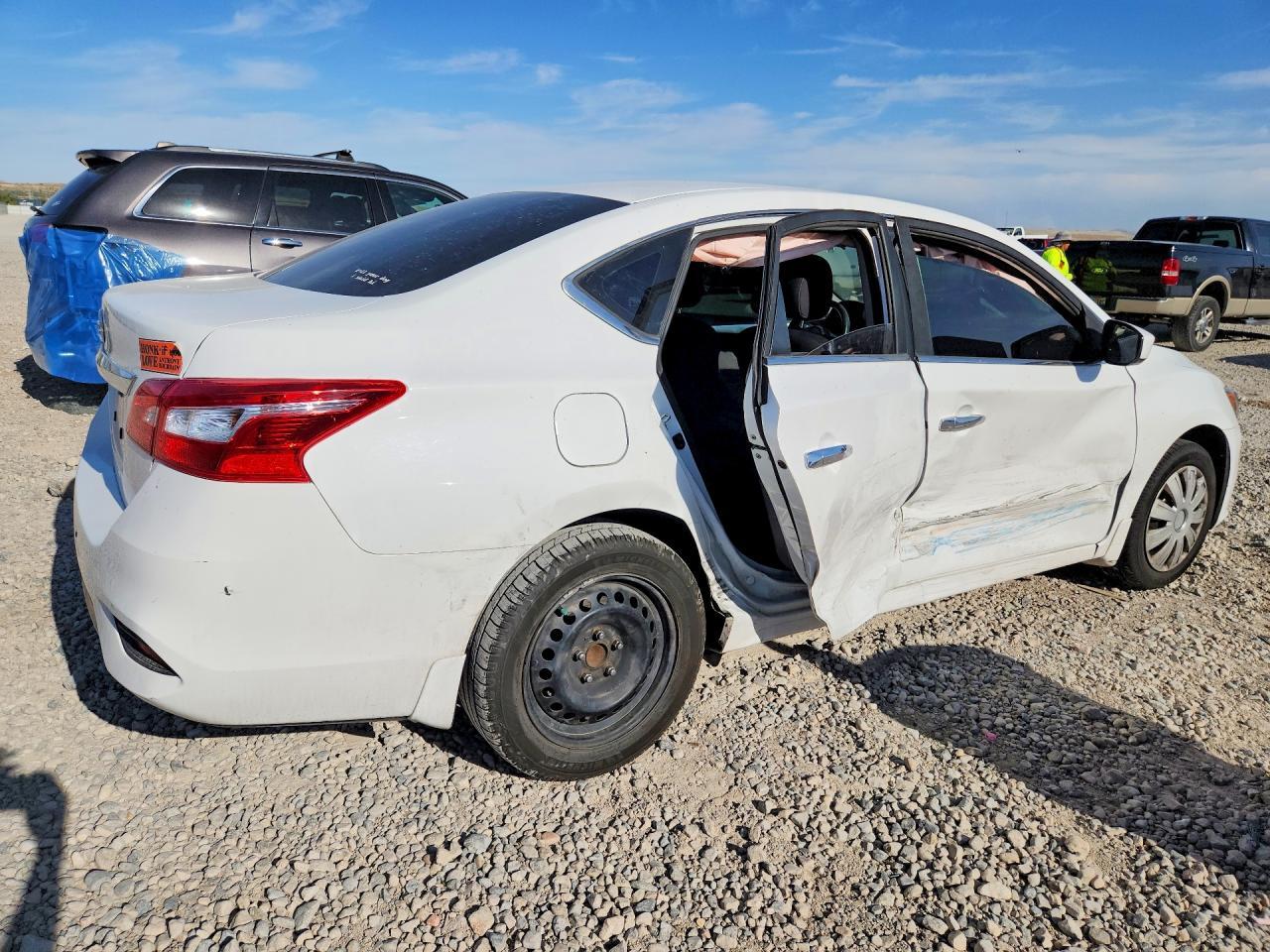 2019 Nissan Sentra S - Фото 3