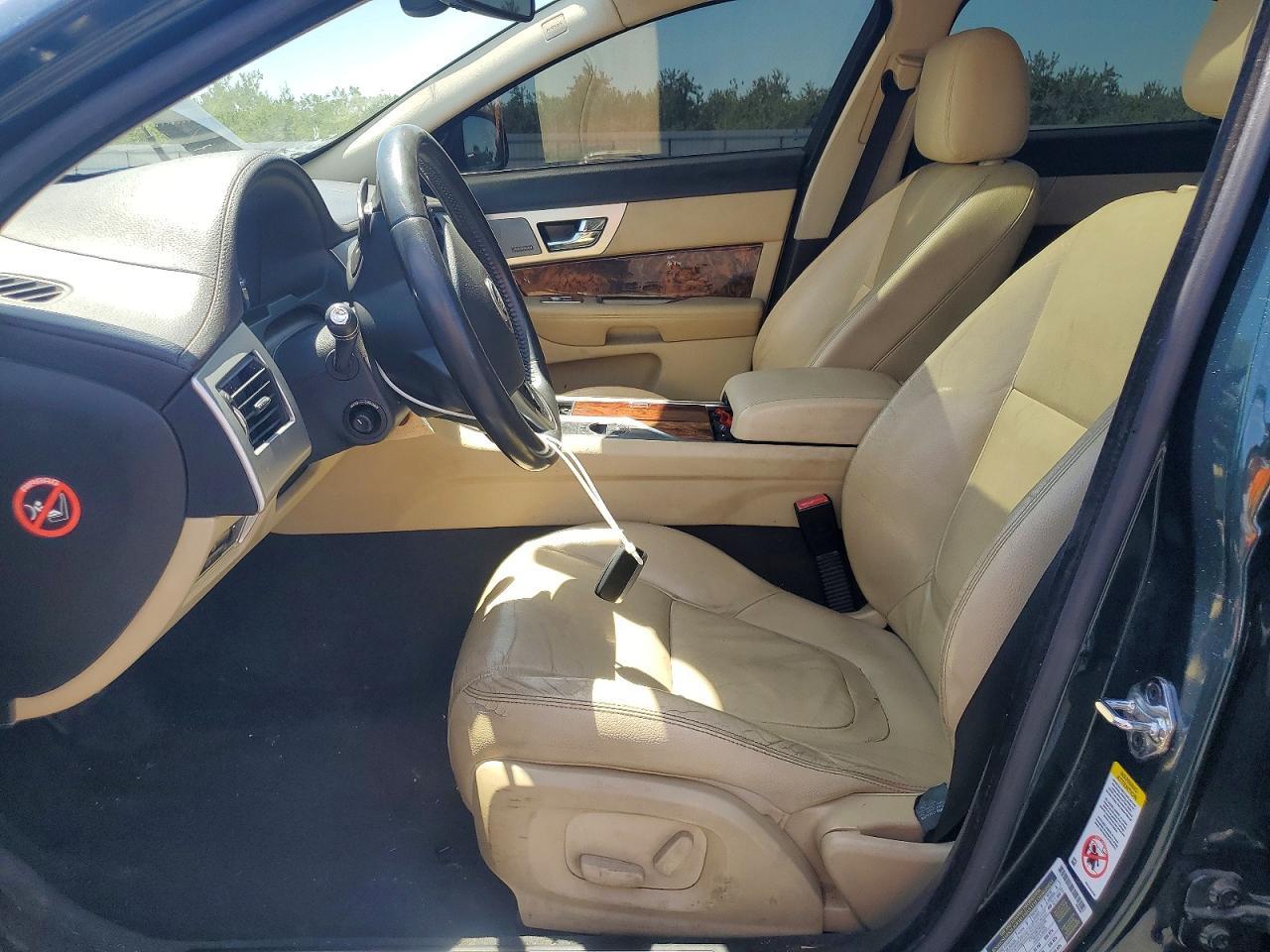 2013 Jaguar Xf - Image 7