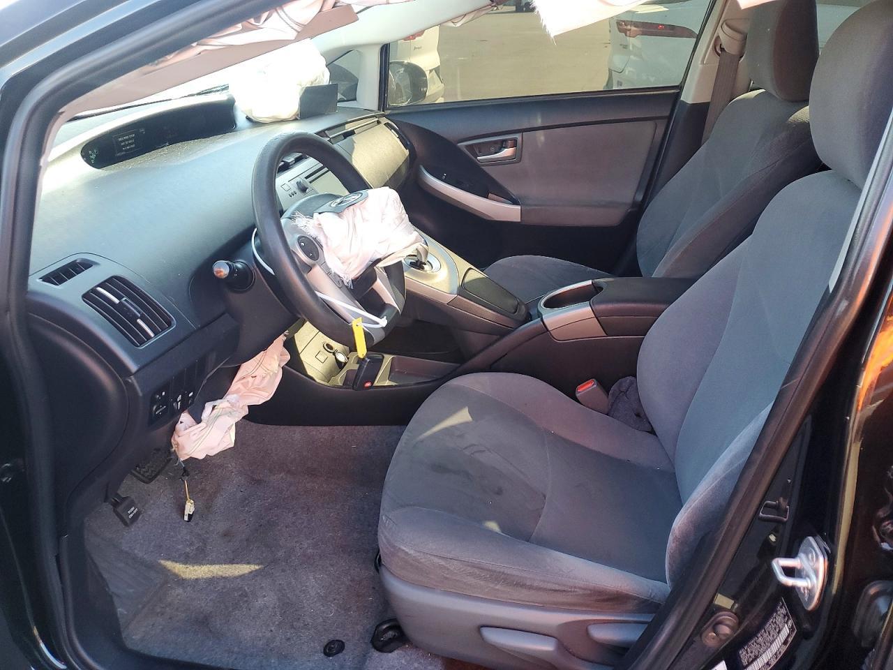 2014 Toyota Prius Two - Фото 7