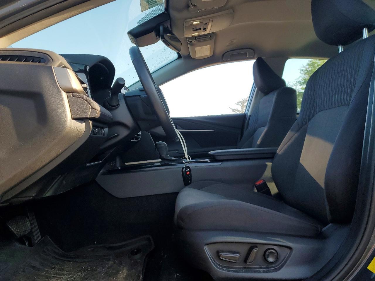 2025 Toyota Camry Le - Фото 7