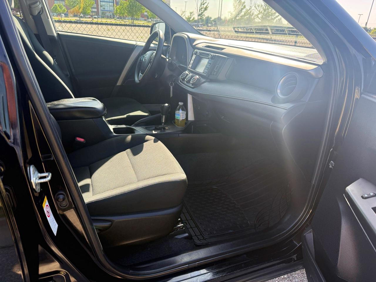 2018 Toyota Rav4 Le - Image 5