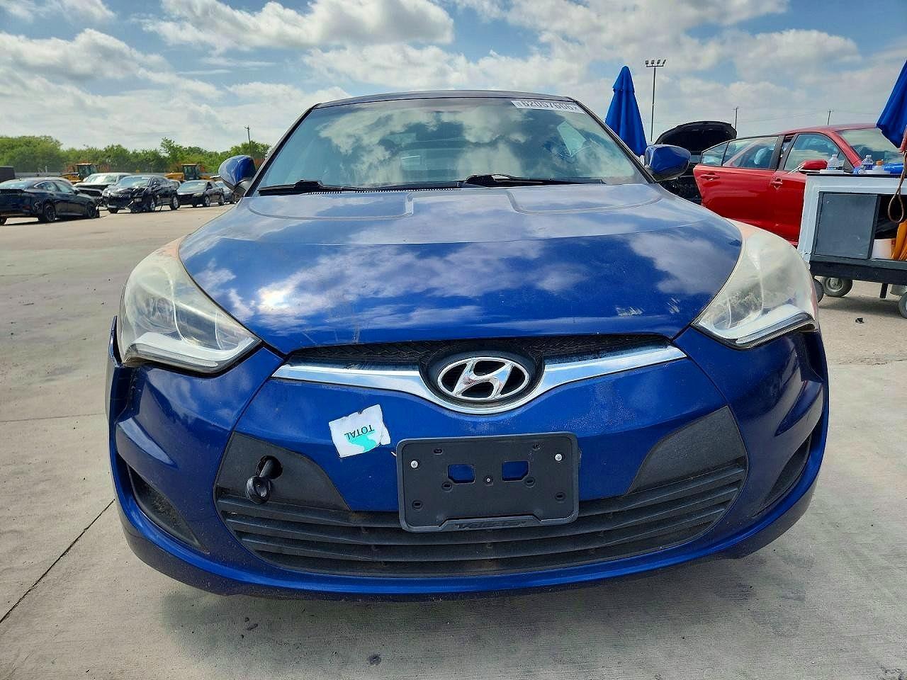 2016 Hyundai Veloster Base - Image 5