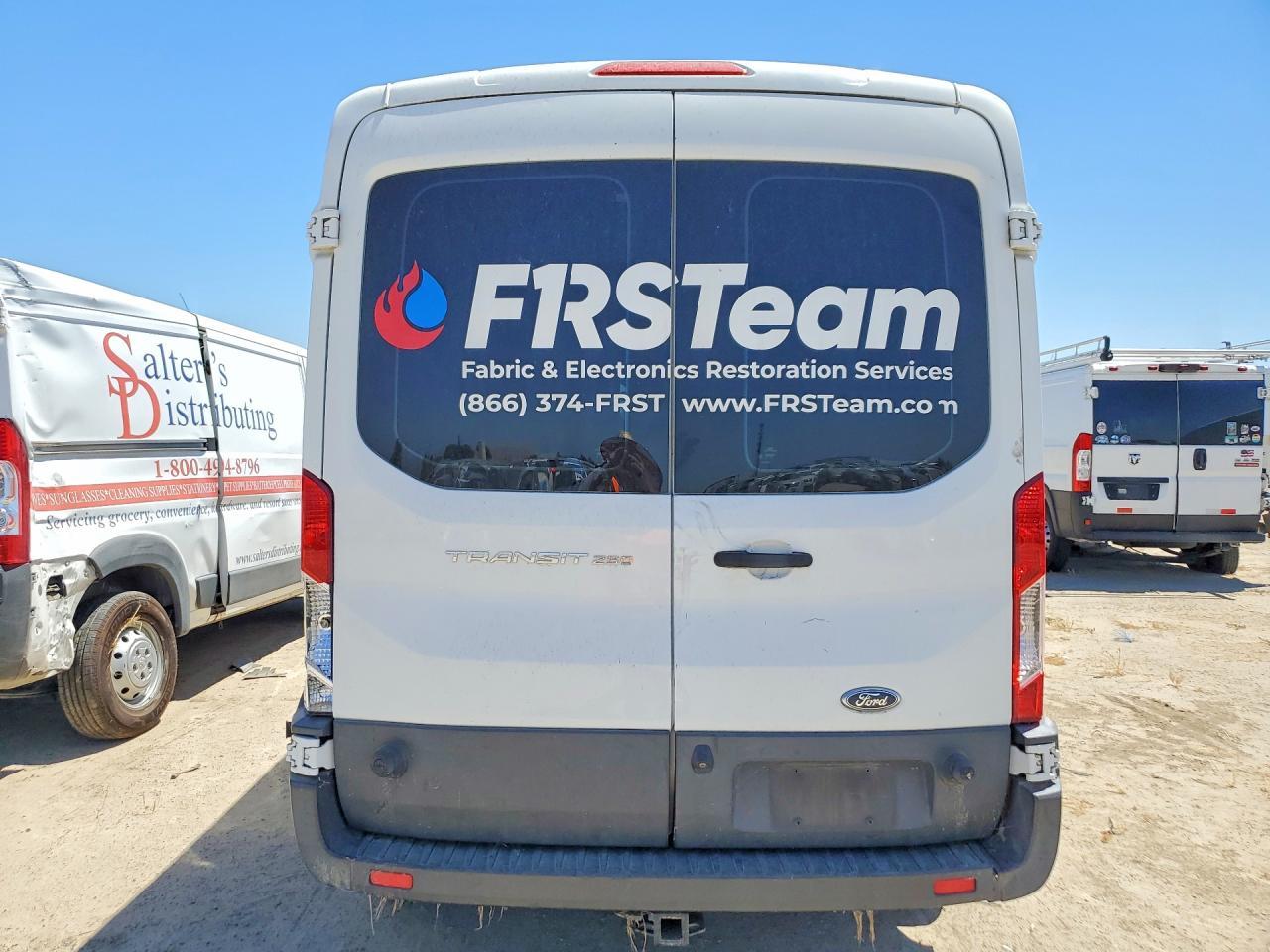 2017 Ford Transit 250 Delivery Van - Фото 6
