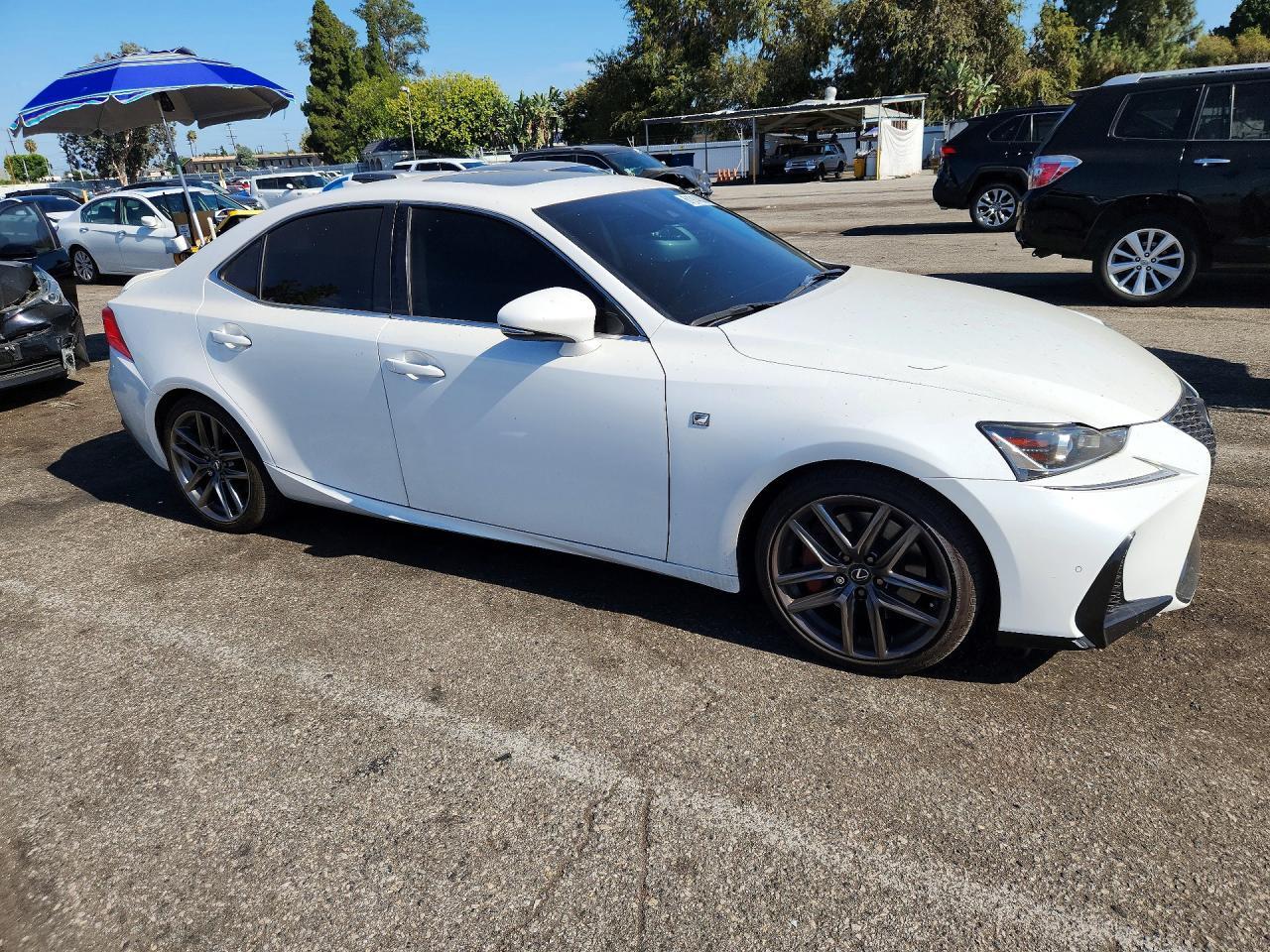 2017 Lexus Is 200T - Фото 4
