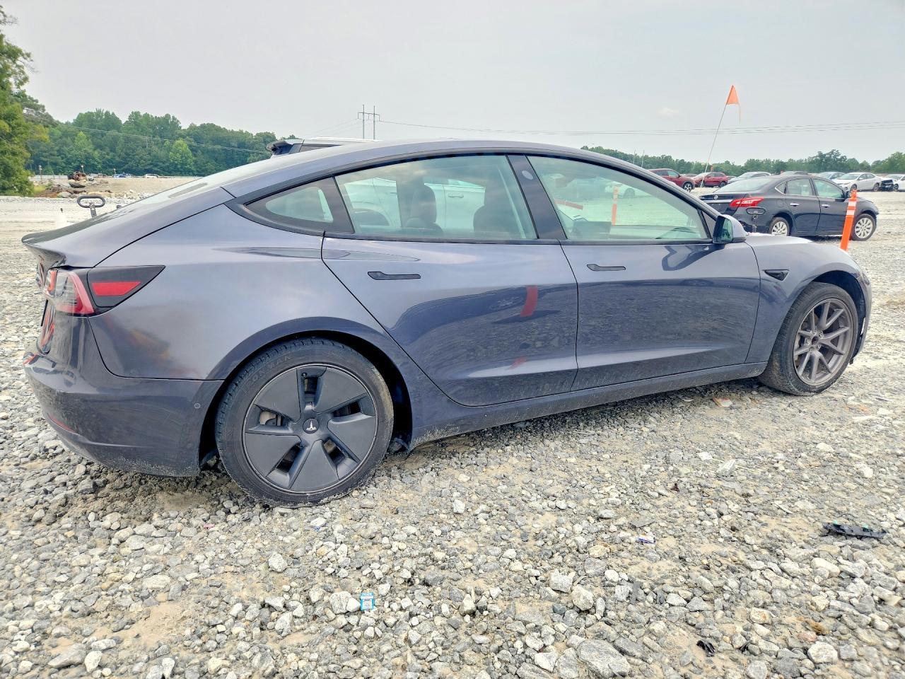 2021 Tesla Model 3 - Image 3
