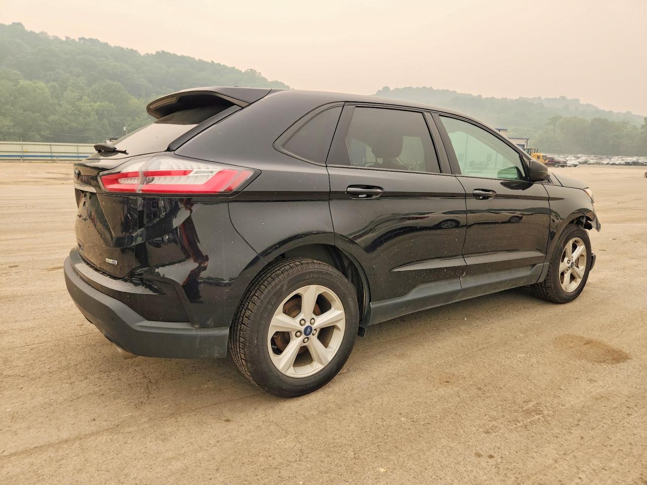 2020 Ford Edge Se - Фото 3