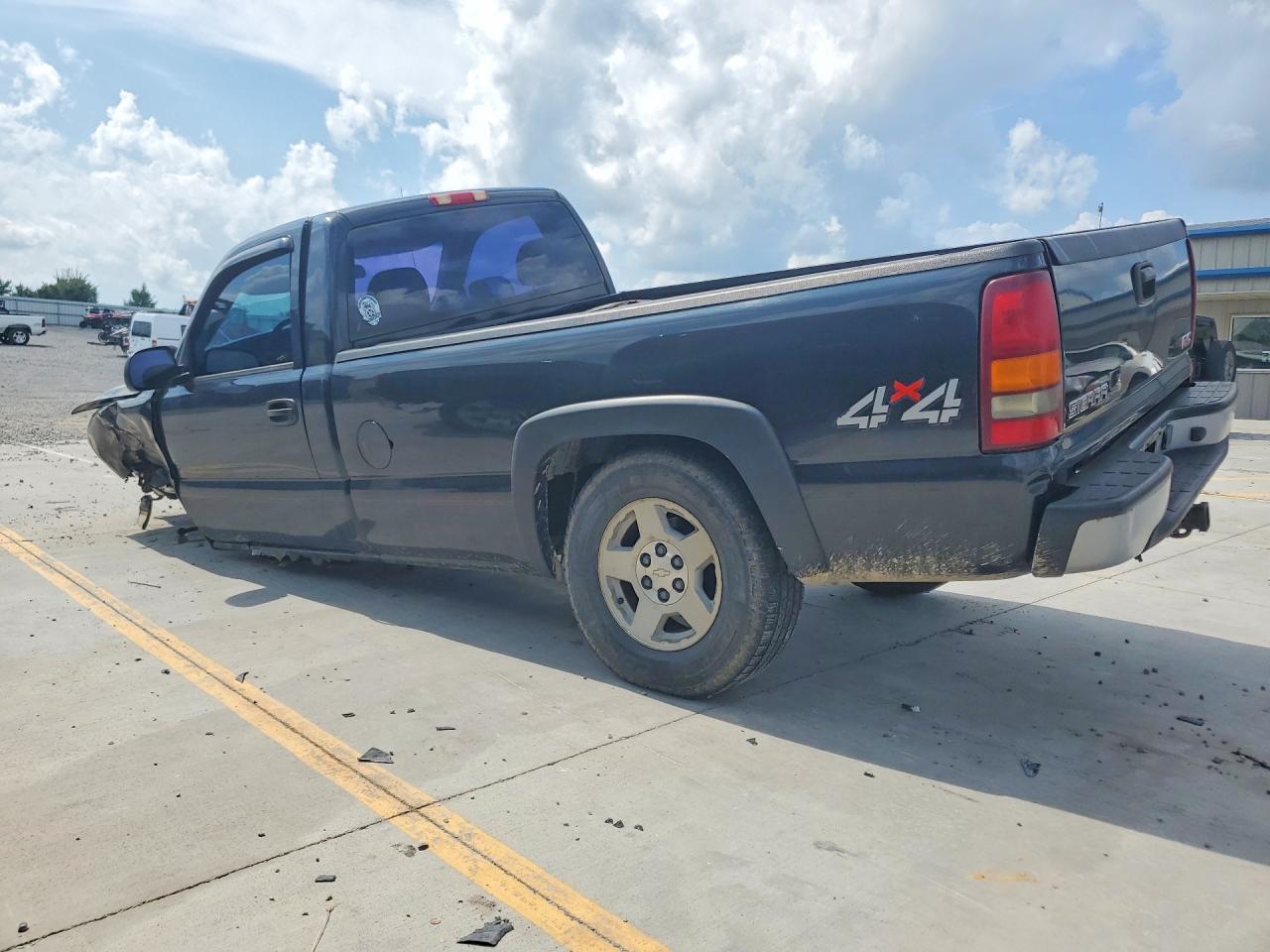 2003 GMC New Sierra K1500 - Фото 2