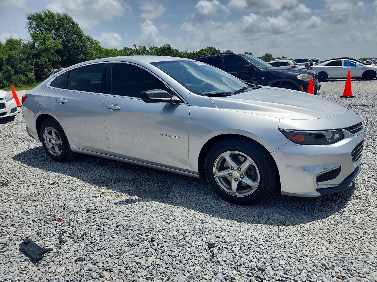 2017 Chevrolet Malibu Ls - Фото 4