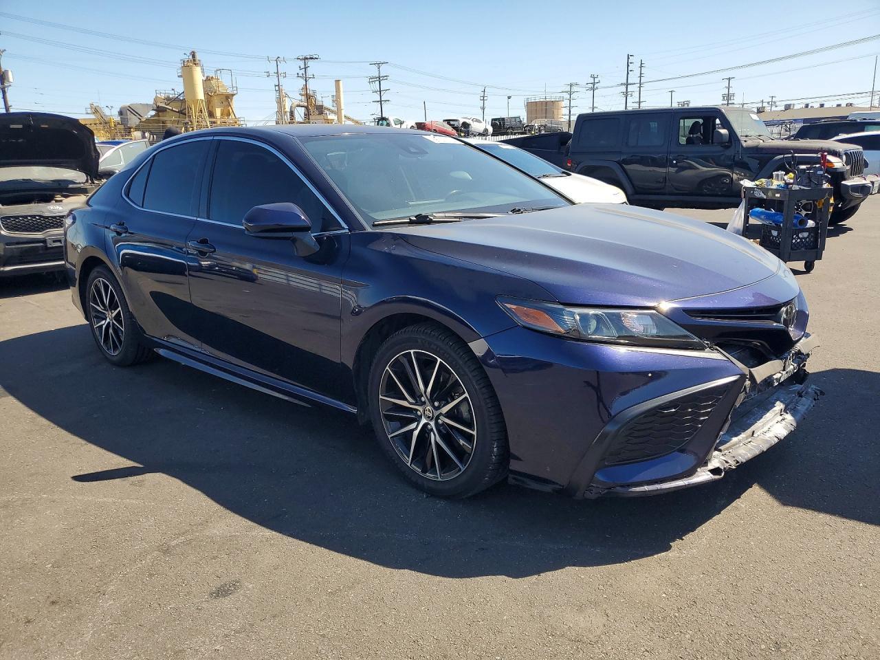 2021 Toyota Camry Se - Image 4