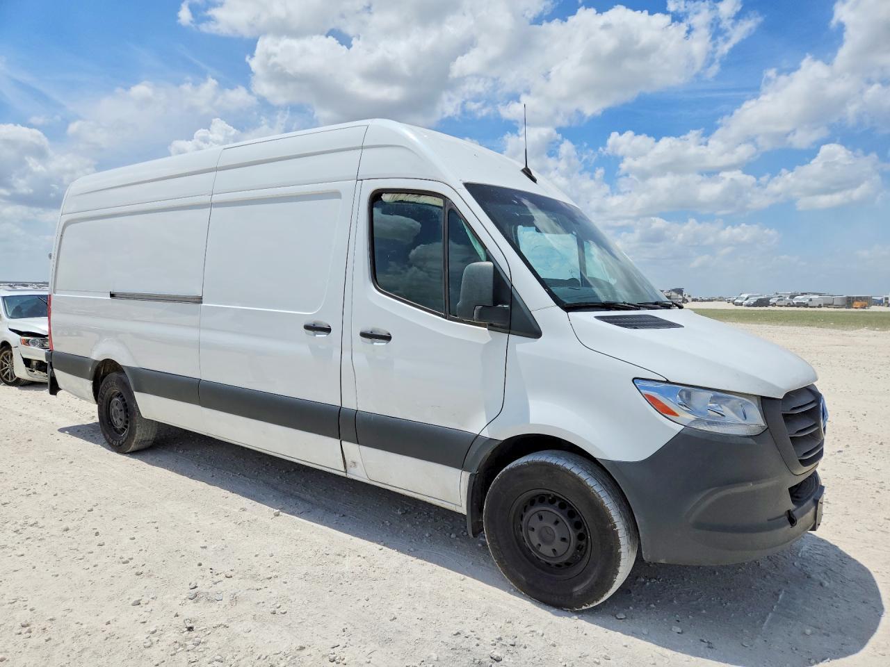 2024 Mercedes-Benz Sprinter 2500 Delivery Van - Фото 4
