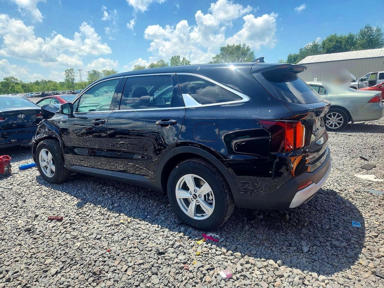 2026 Kia Sorento Lx - Image 2