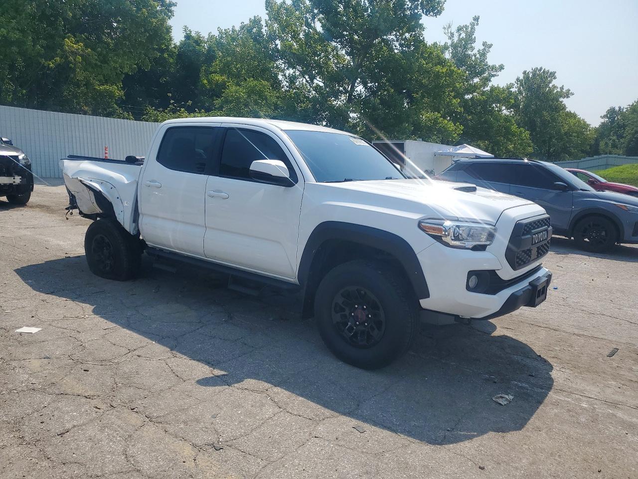 2022 Toyota Tacoma Trd Sport - Image 4