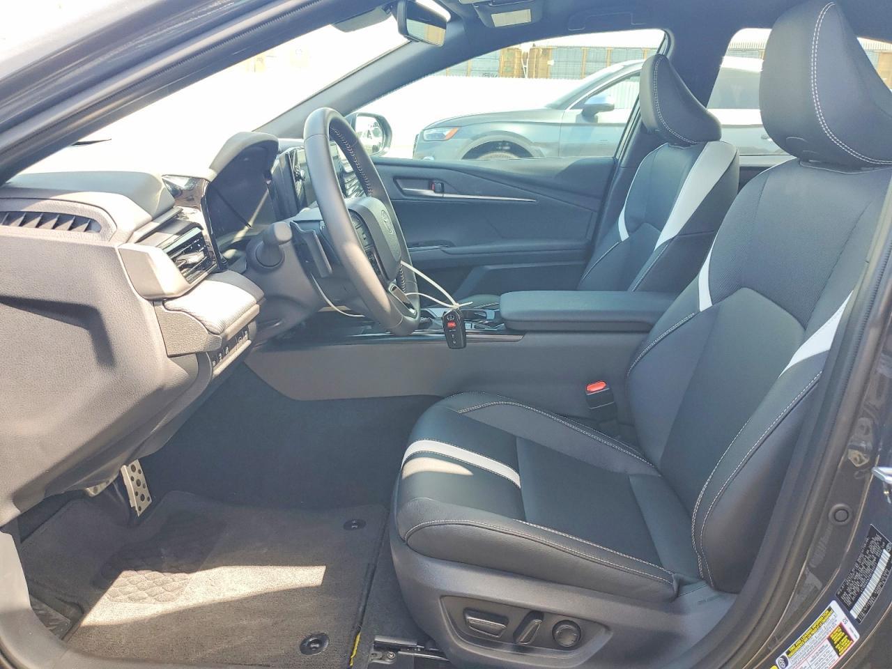 2025 Toyota Camry Se - Image 7