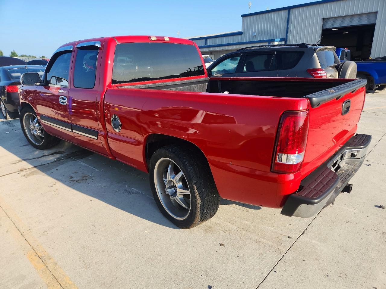 2003 Chevrolet Silverado C1500 - Фото 2