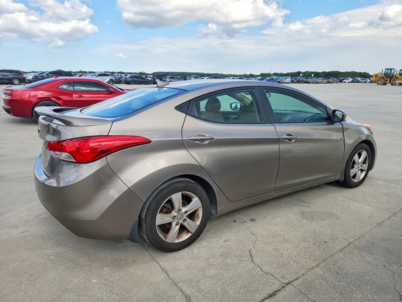 2013 Hyundai Elantra Gls - Image 3