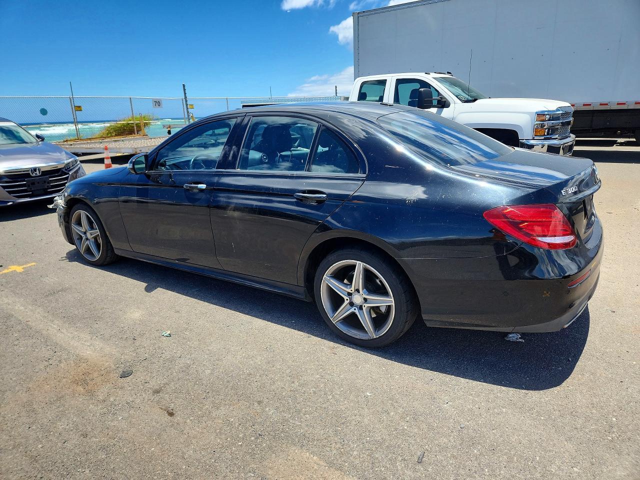 2017 Mercedes-Benz E 300 - Фото 2