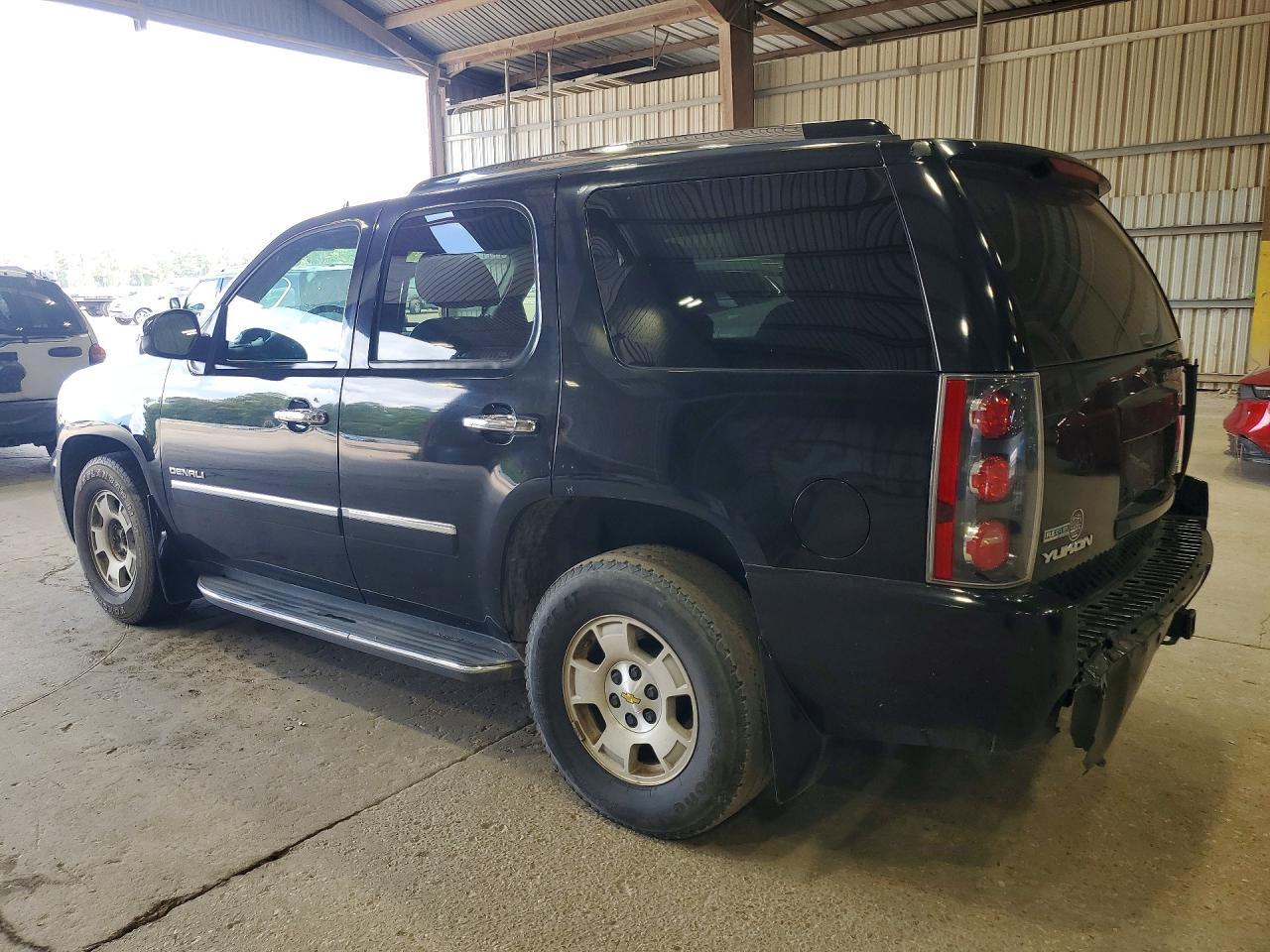2011 GMC Yukon Denali - Image 2