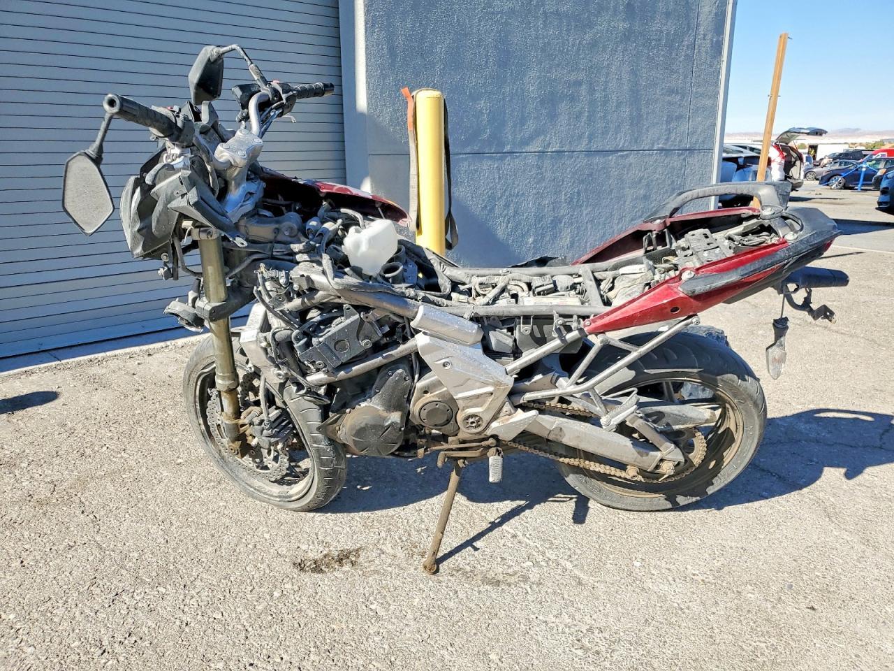 2010 Kawasaki Le650 C - Фото 3