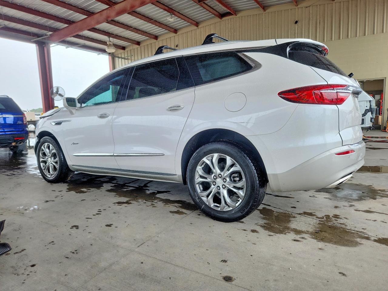 2019 Buick Enclave Avenir - Image 2