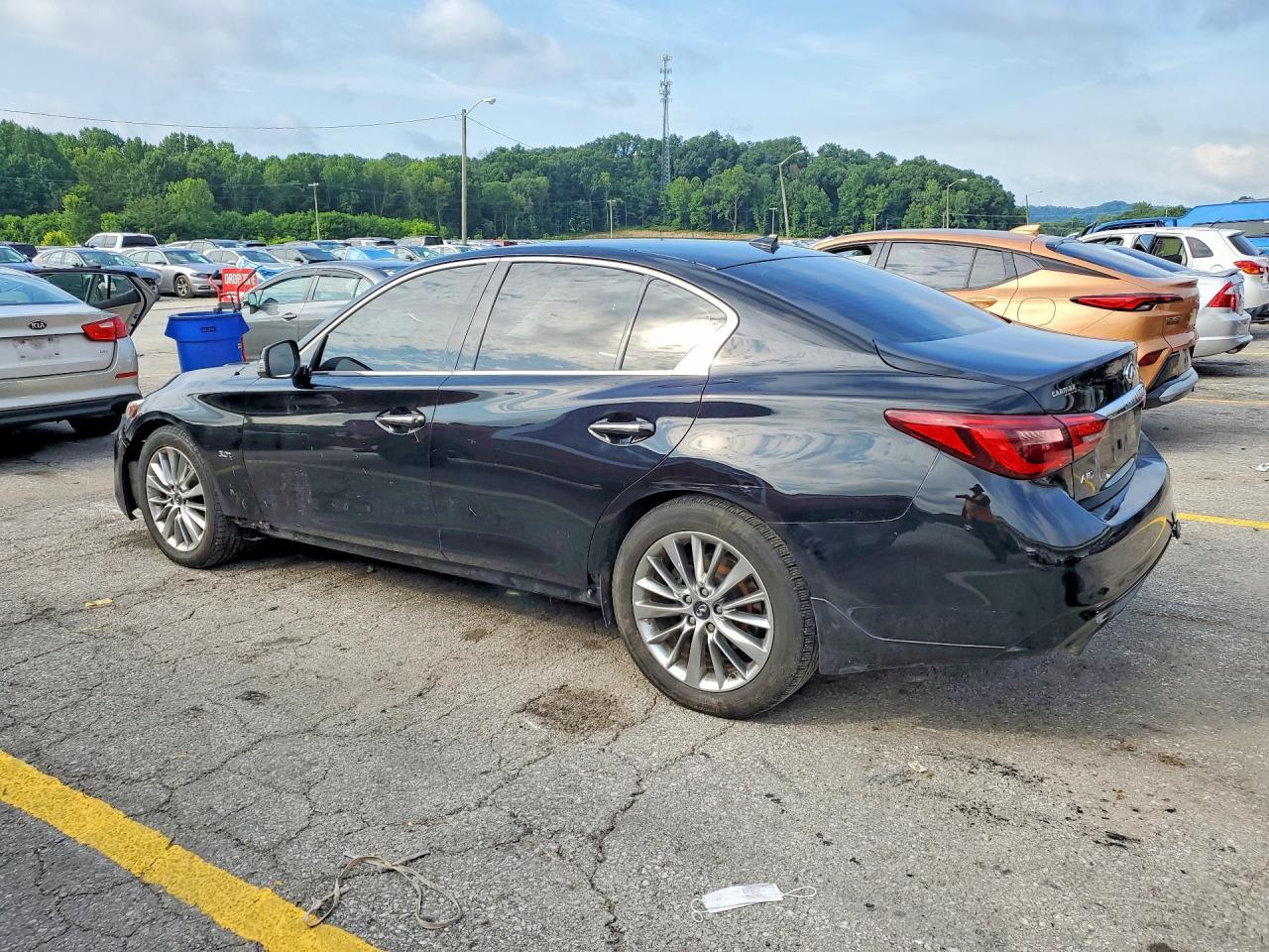 2018 Infiniti Q50 3.0T Luxe - Фото 2