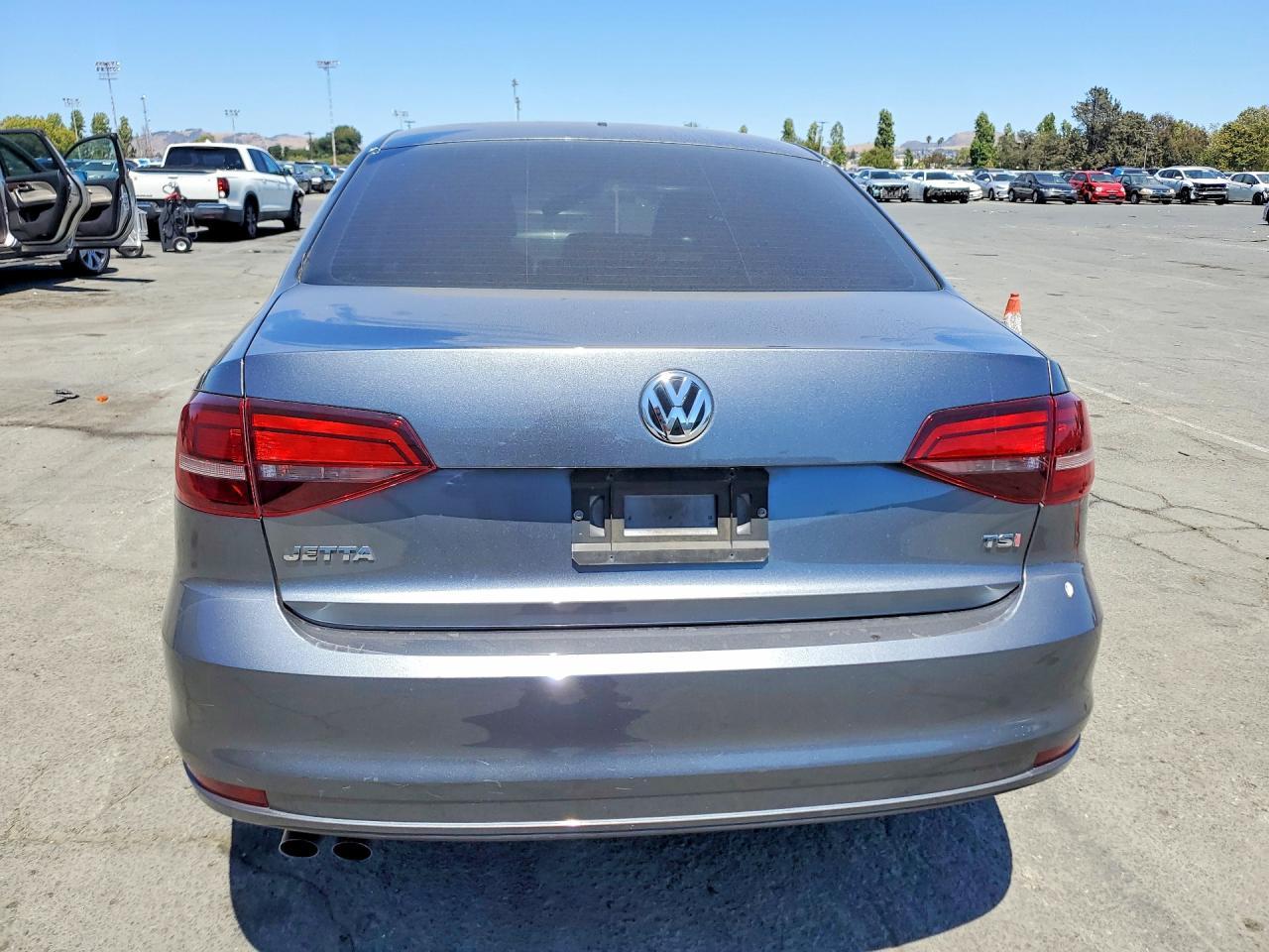 2016 Volkswagen Jetta S - Фото 6