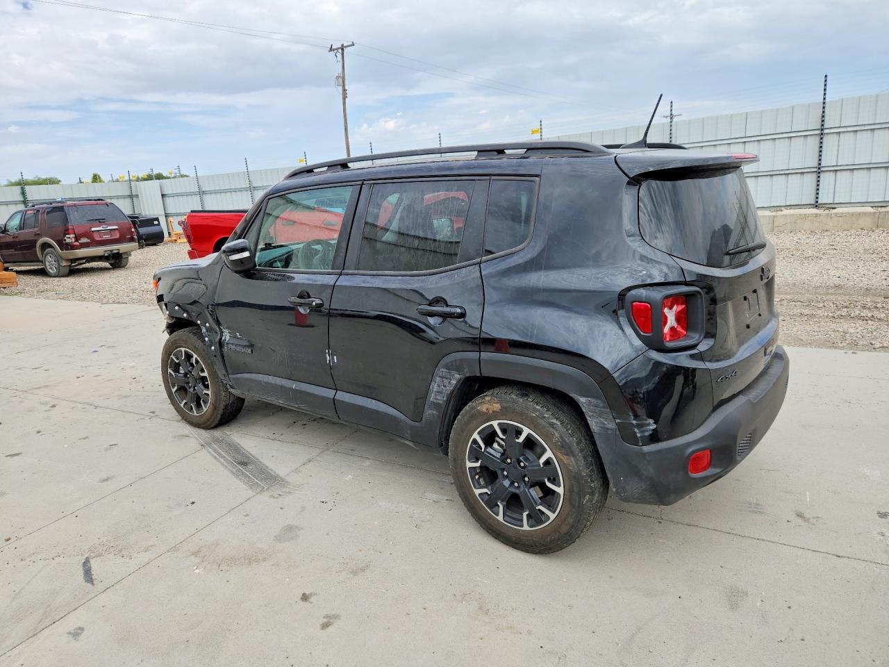 2023 Jeep Renegade Latitude - Image 2