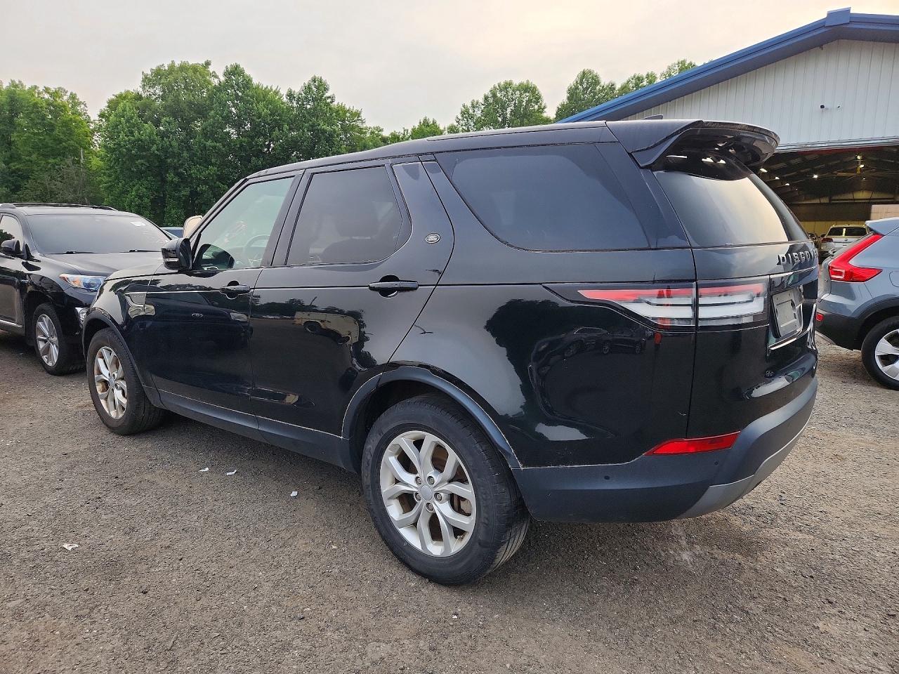 2020 Land Rover Discovery Se - Фото 2