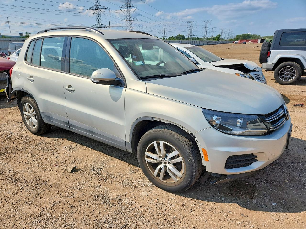 2015 Volkswagen Tiguan S - Image 4