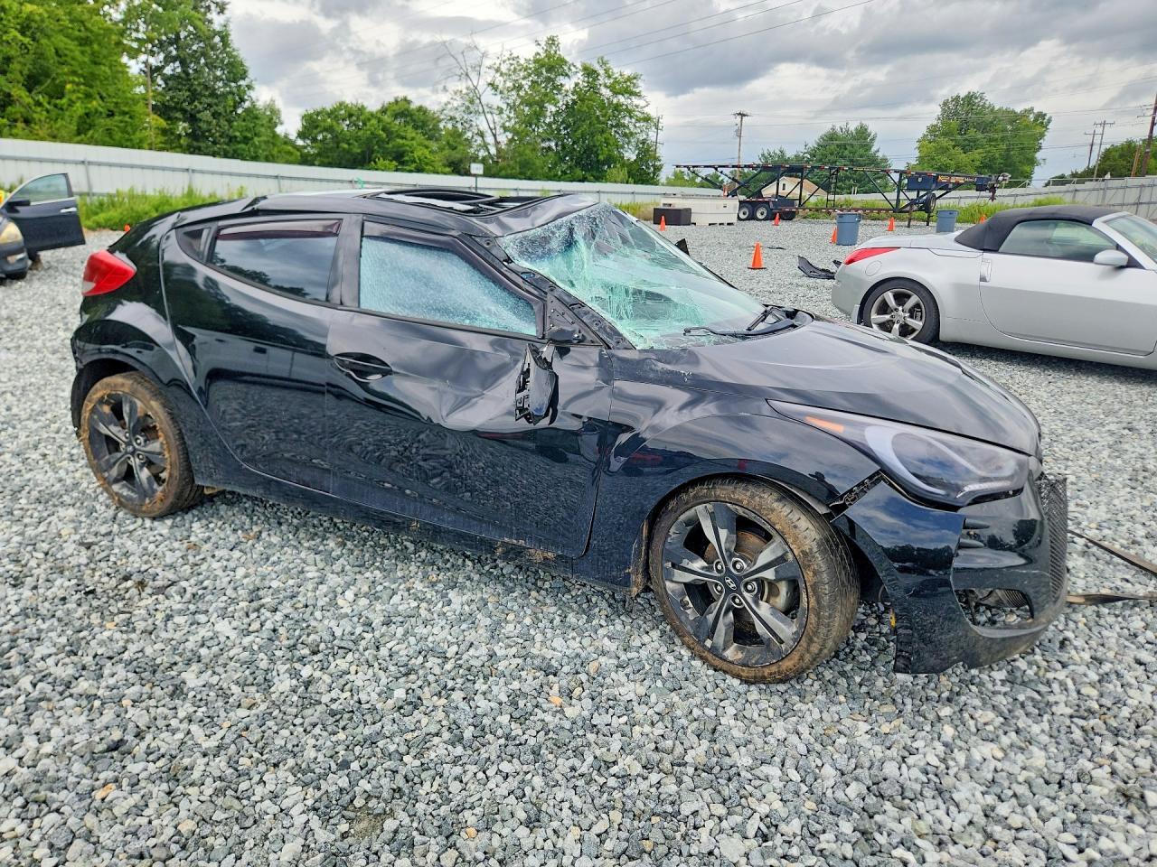 2017 Hyundai Veloster Value Edition - Image 4