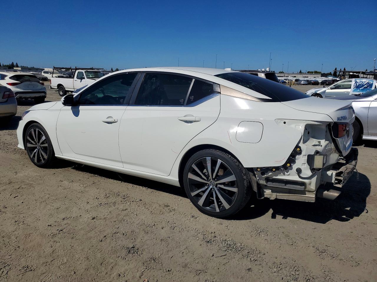 2021 Nissan Altima Sr - Фото 2